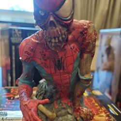 DIAMOND SELECT MARVEL ZOMBIES SPIDER-MAN 