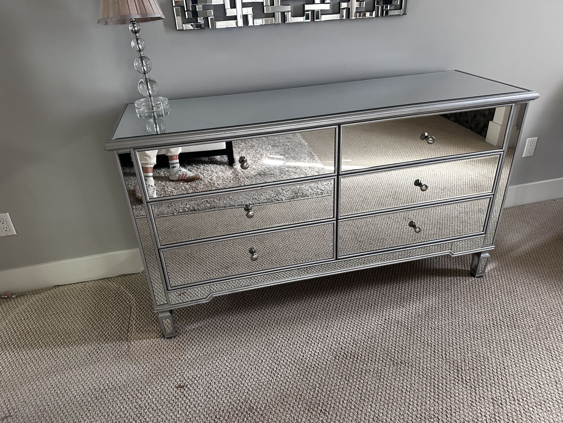 mirror dresser