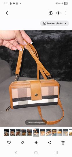 Crossbody wallet
