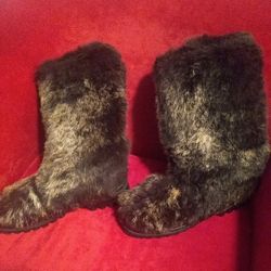 Women's Fur Boots Size 8