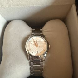 Gucci Women Watch ( Brand New ) 