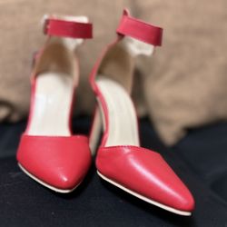 Red Point Toe Heels Size 5
