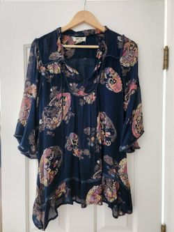 Women's Paisley Top Size M