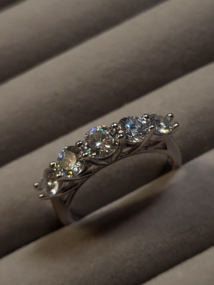 Incredible Vosali Ring 1.5 Carat Moisonite Size 7