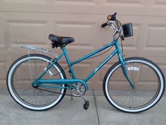 26"HUFFY SAVANNAH WOMENS BEACH CRUISER BIKE. VINTAGE 80'S. NEW TIRES FRESHLY TUNE UP 👌🏼