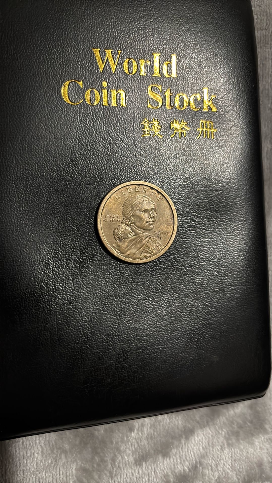 2000 P SACAGAWEA ONE DOLLAR COIN US LIBERTY GOLD COLOR CIRCULATED