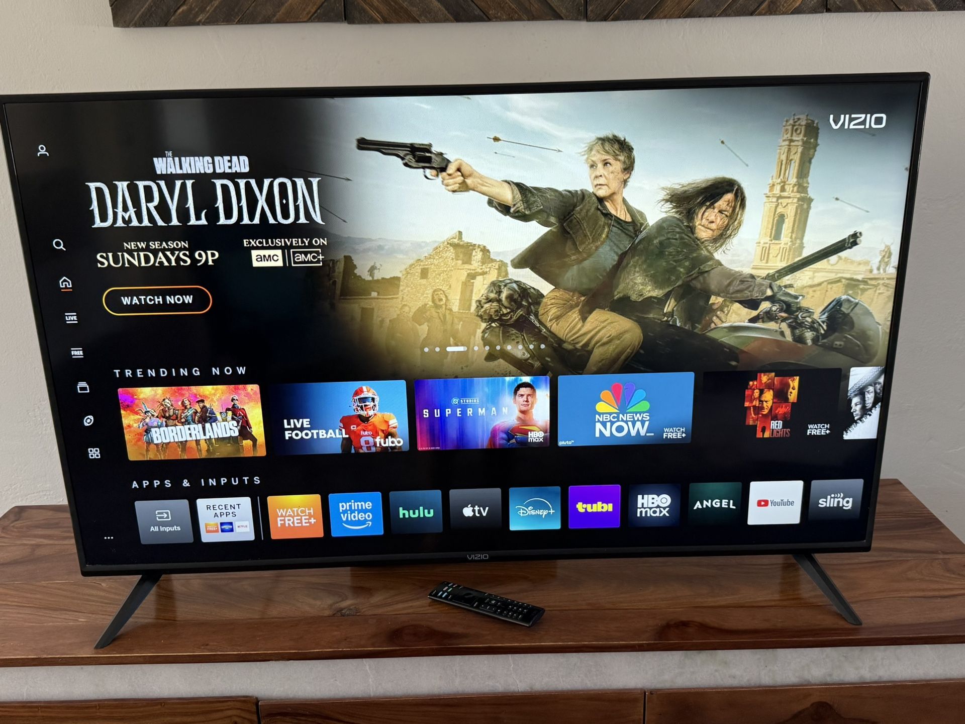 Vizio TV 50” Smart Television Comes with Original Remote works Perfect V505-G9