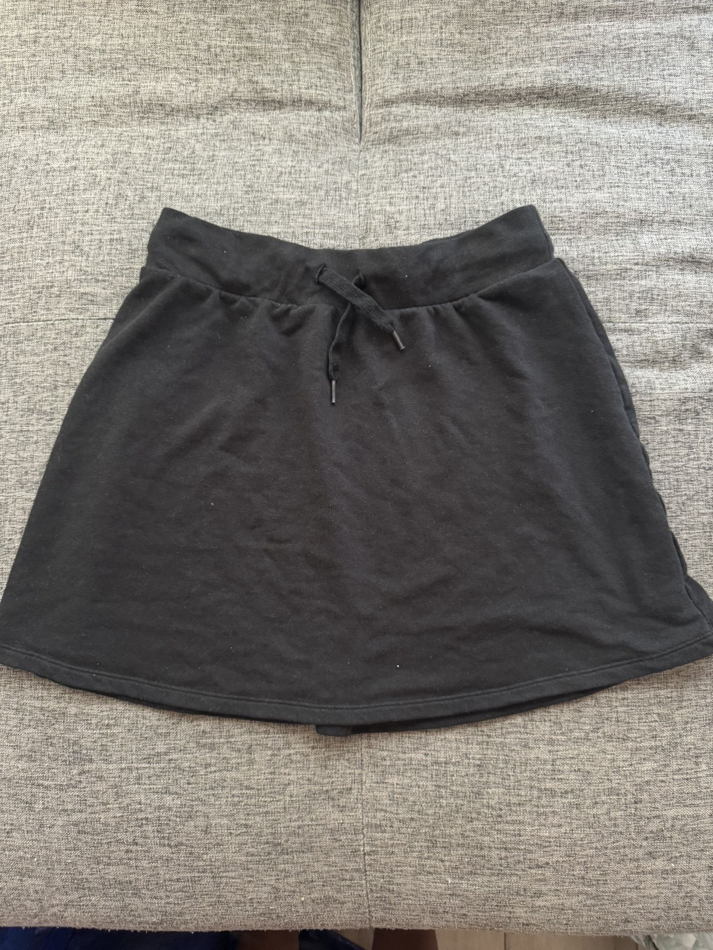 H&M Black Skirt (Sz M)