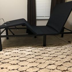 Adjustable Twin Bed w. Remote