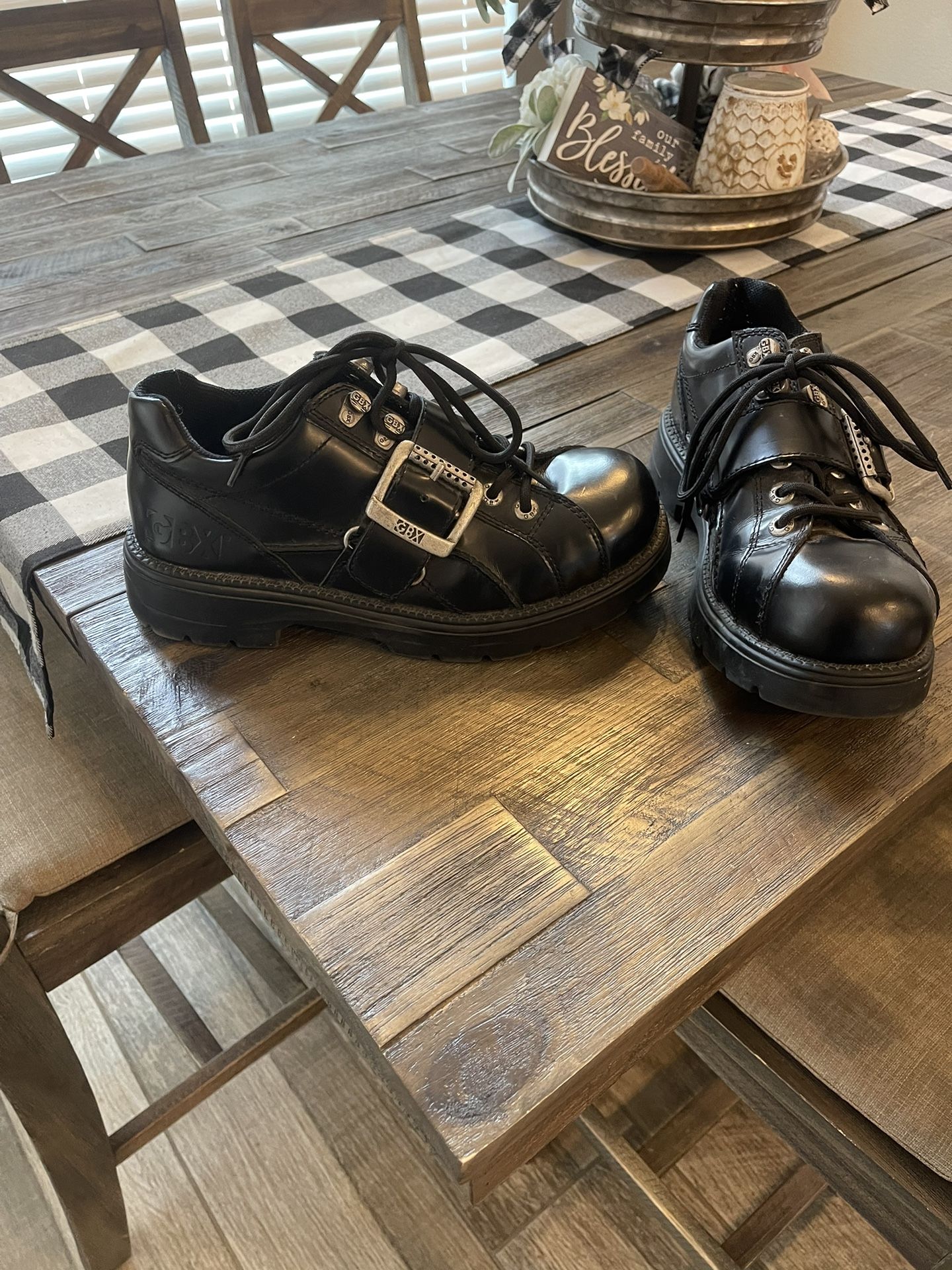 Men’s GBX Shoes Size 11M