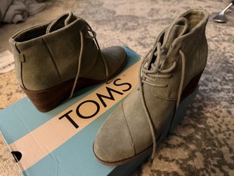 Tom's Hyde gray booties women's 7.5