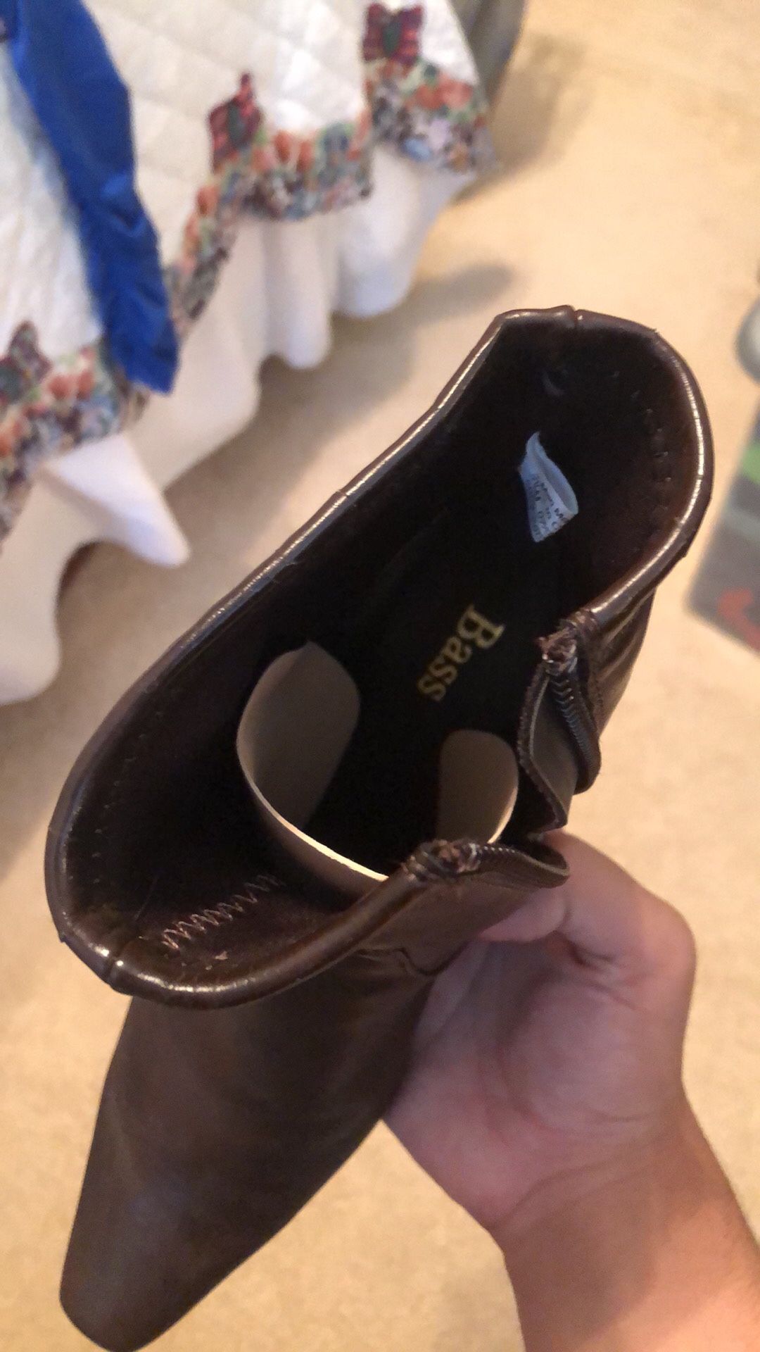 Dark brown women shoe