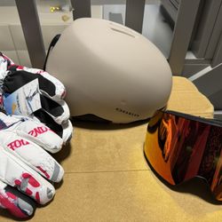 Oakley snow helmet, gloves and goggles