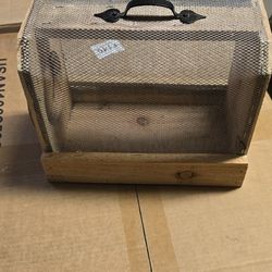Cricket Cage Holder