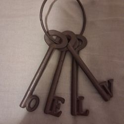 Antique metal keys 🔑
