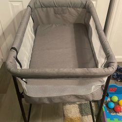 Portable Bedside Bassinet 