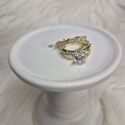 Size #8..set of 2 Rings Beautiful High Quality Jewelry Hypoallergenic Waterproof Non Tarnish Excellent Quality 