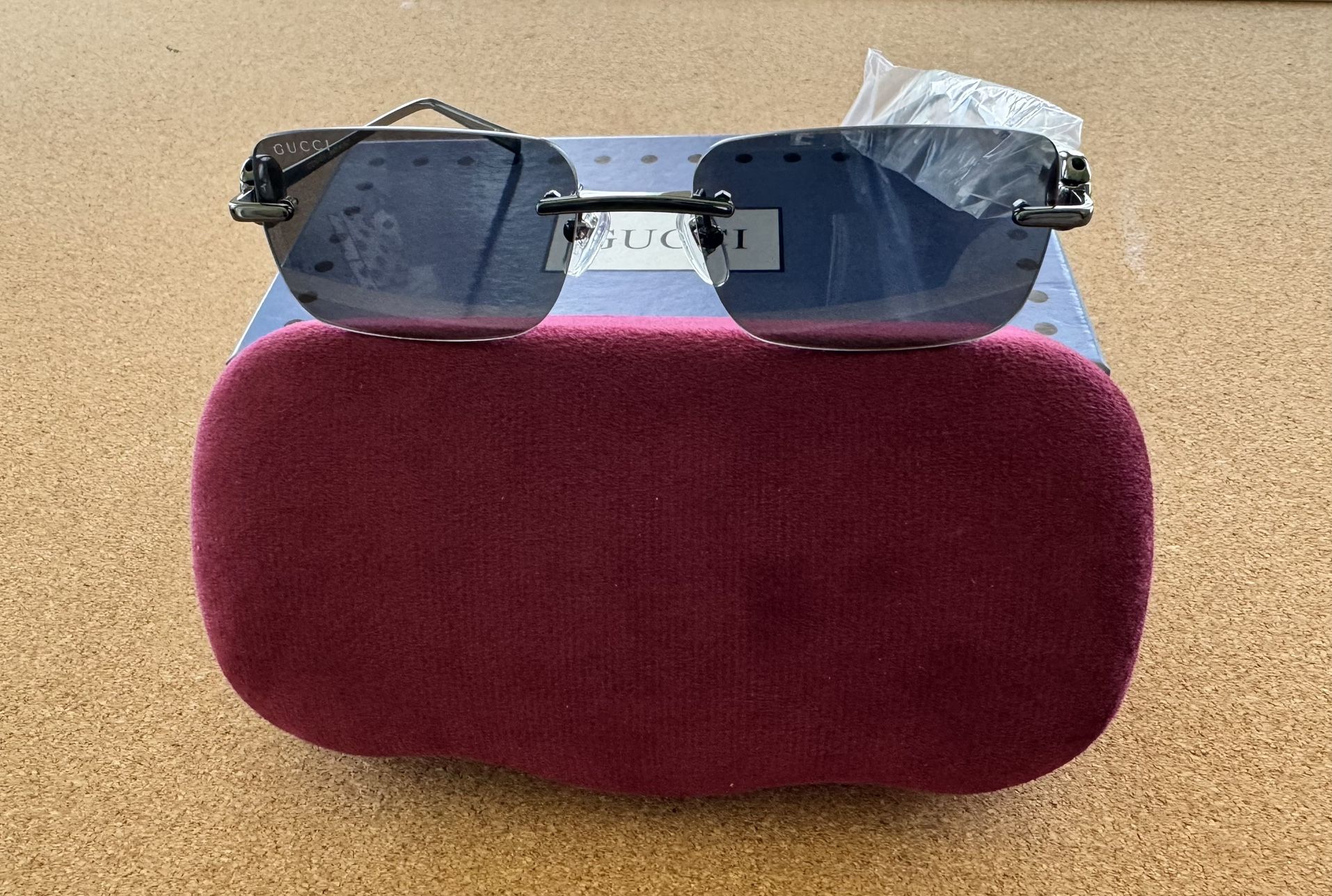 GUCCI Rectangular Frame Sunglasses
