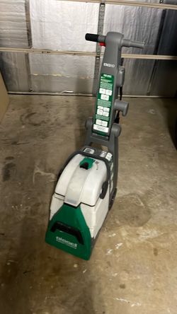 Professional wet carpet cleaner