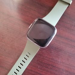 Fitbit Versa 2