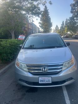 Honda Odyssey LX van
