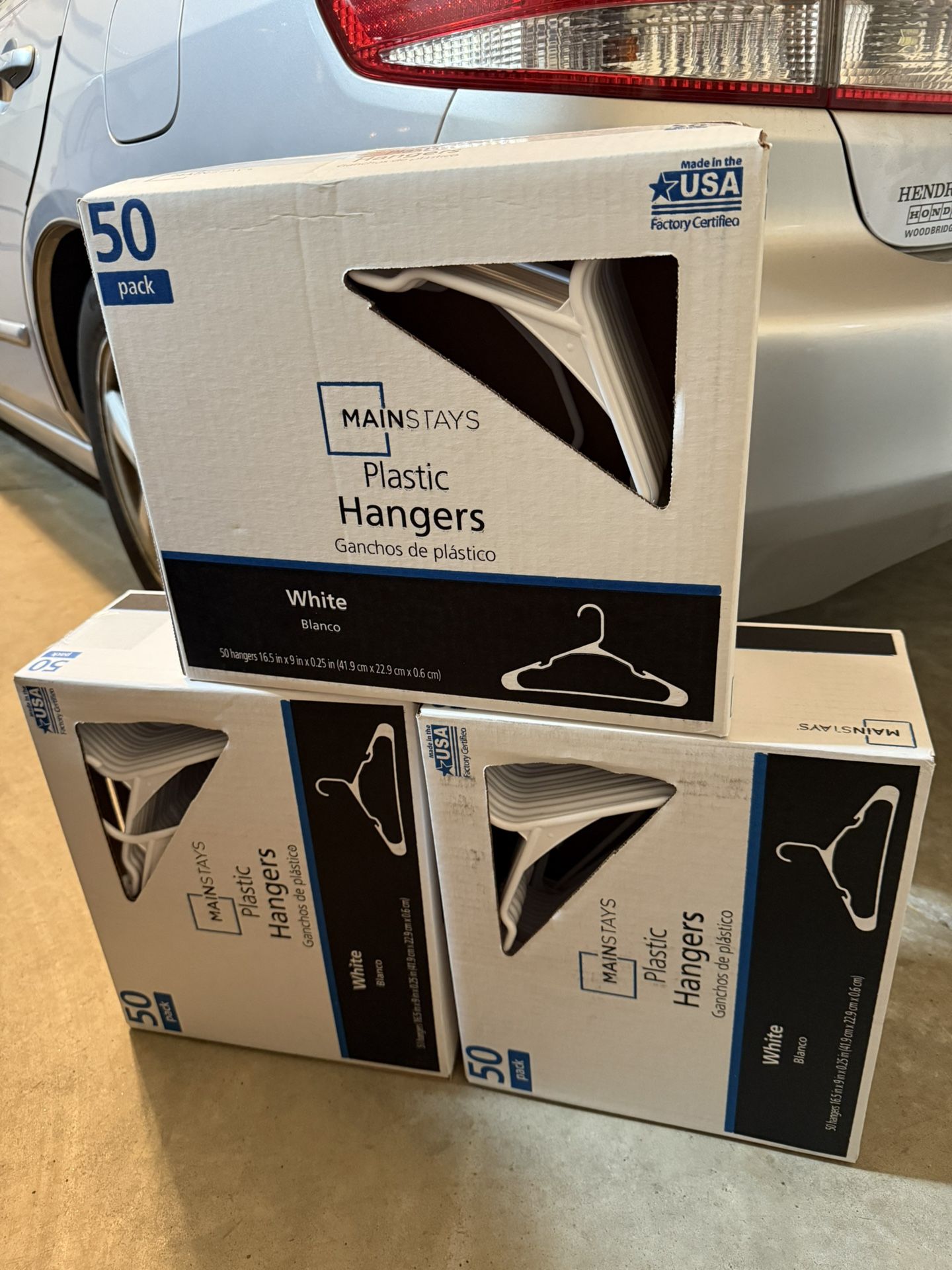 Mainstays Plastic hangers 150 Pieces