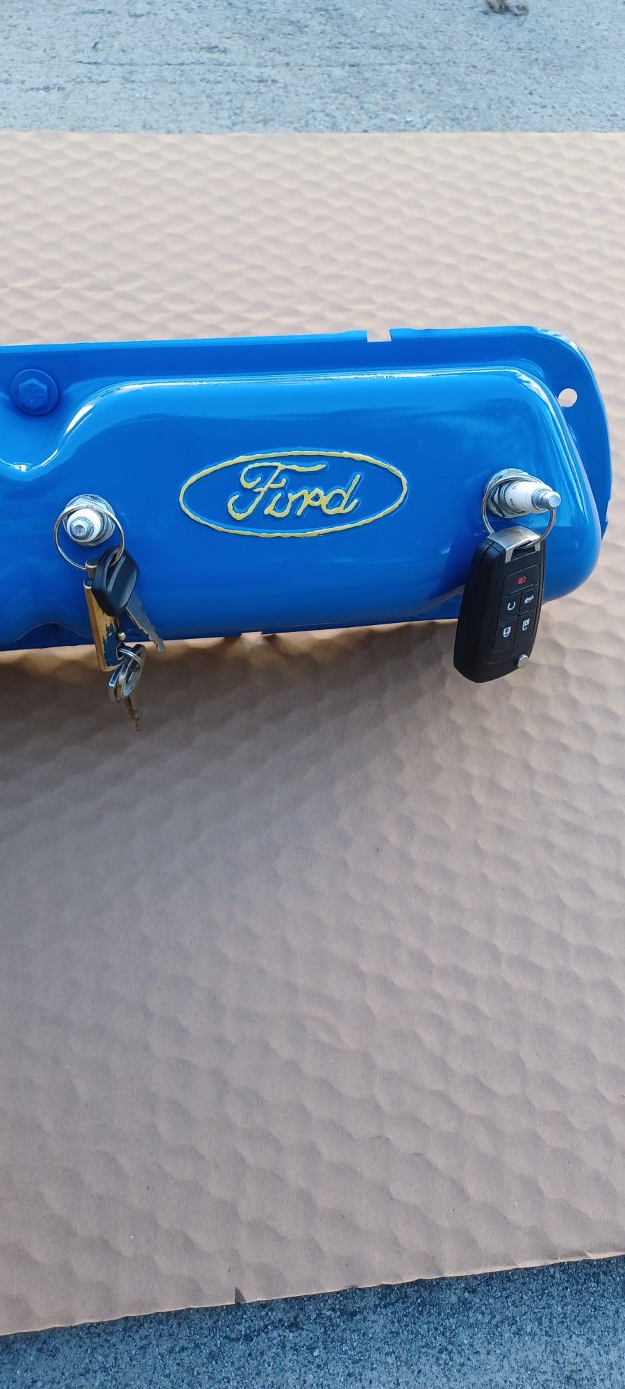 SPARK PLUG COSTUME MADE KEY HANGER NEW