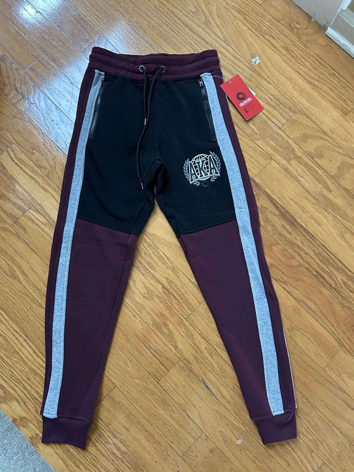 NWT Akademiks men’s jogger size S