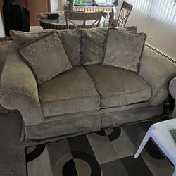 Luvv Seat Couch Best Offer Make An Offer It Not Free!