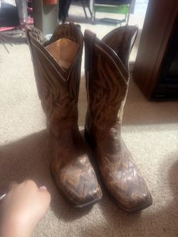 Ariat size 9.5 boots