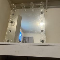 makeUp Vanity Mirror and desk 