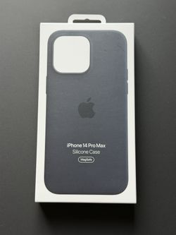 Apple iPhone 14 Pro Max Silicone Case with MagSafe- Midnight