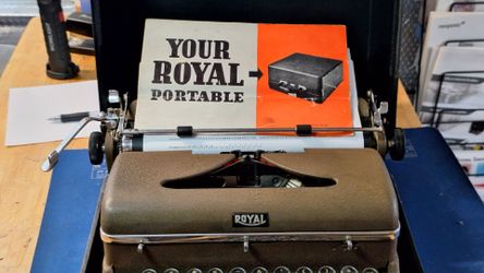 Vintage Antique (Niche Collector Item) 1940 Royal Aristocrat Model B,  SN B 949589 Inspected Serviced June 22, 2026