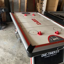 Air Hockey Table