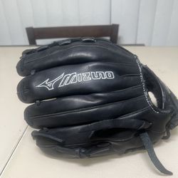 Mizuno MVP Prime Baseball Glove 11.5" Right Hand Throw RHT GMVP 1154P. Very gently used in good cosmetic condition with some peeling around the wrist 