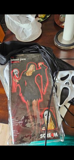 New, unique Adult Ghost Face Costume with Mask sz (sm/med), firm.