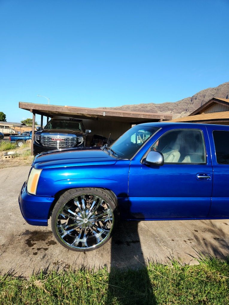 2001 Chevrolet Silverado Escalade Front And Interior Wit Fresh Candy