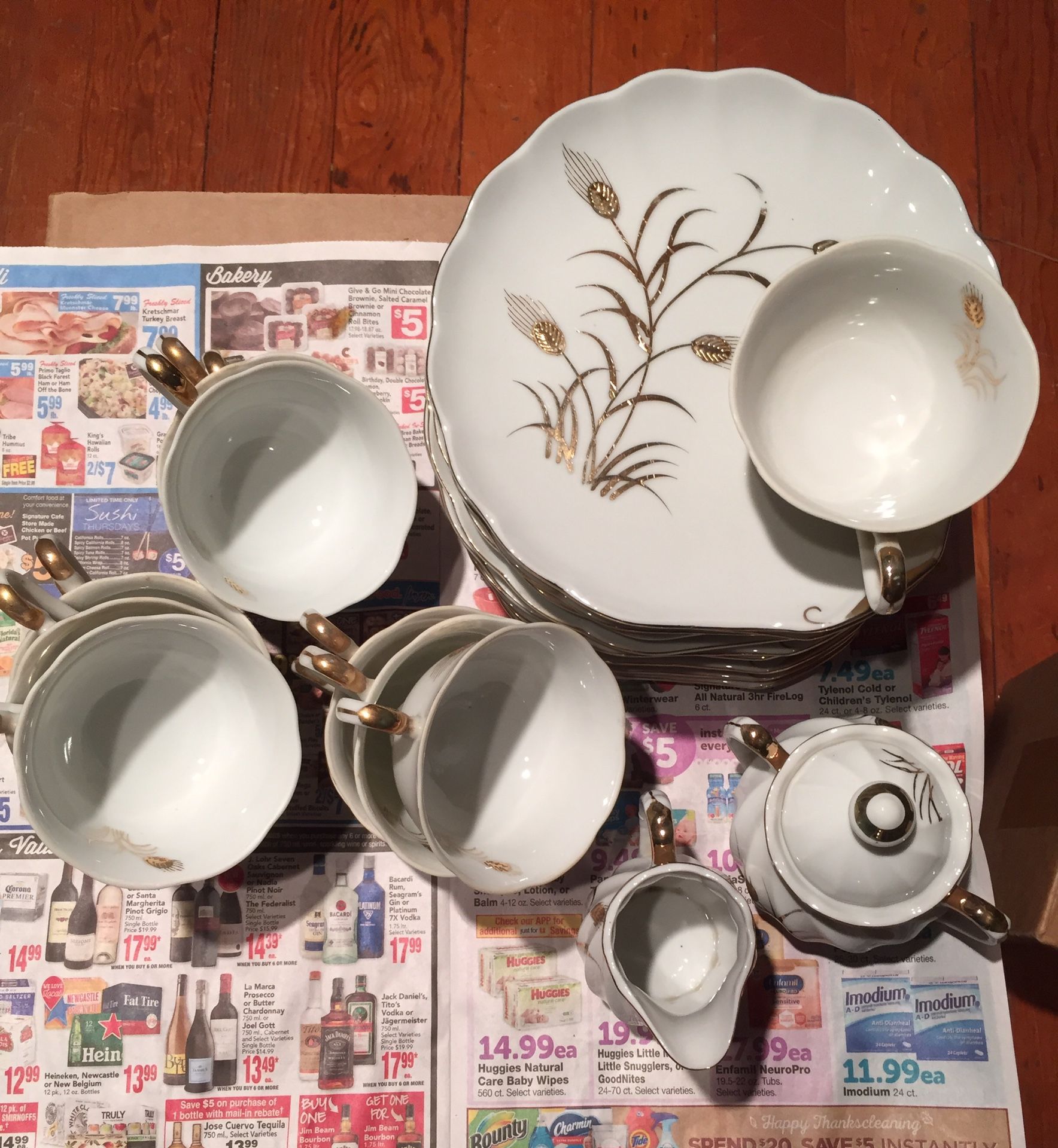 Antique Lefton China hand painted gold wheat pattern tea cups & snack plates