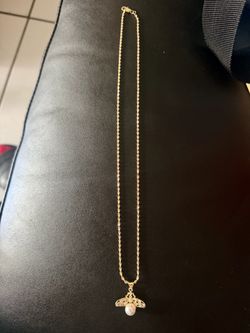 18 karat gold filled Rope chain with a Bee pendant