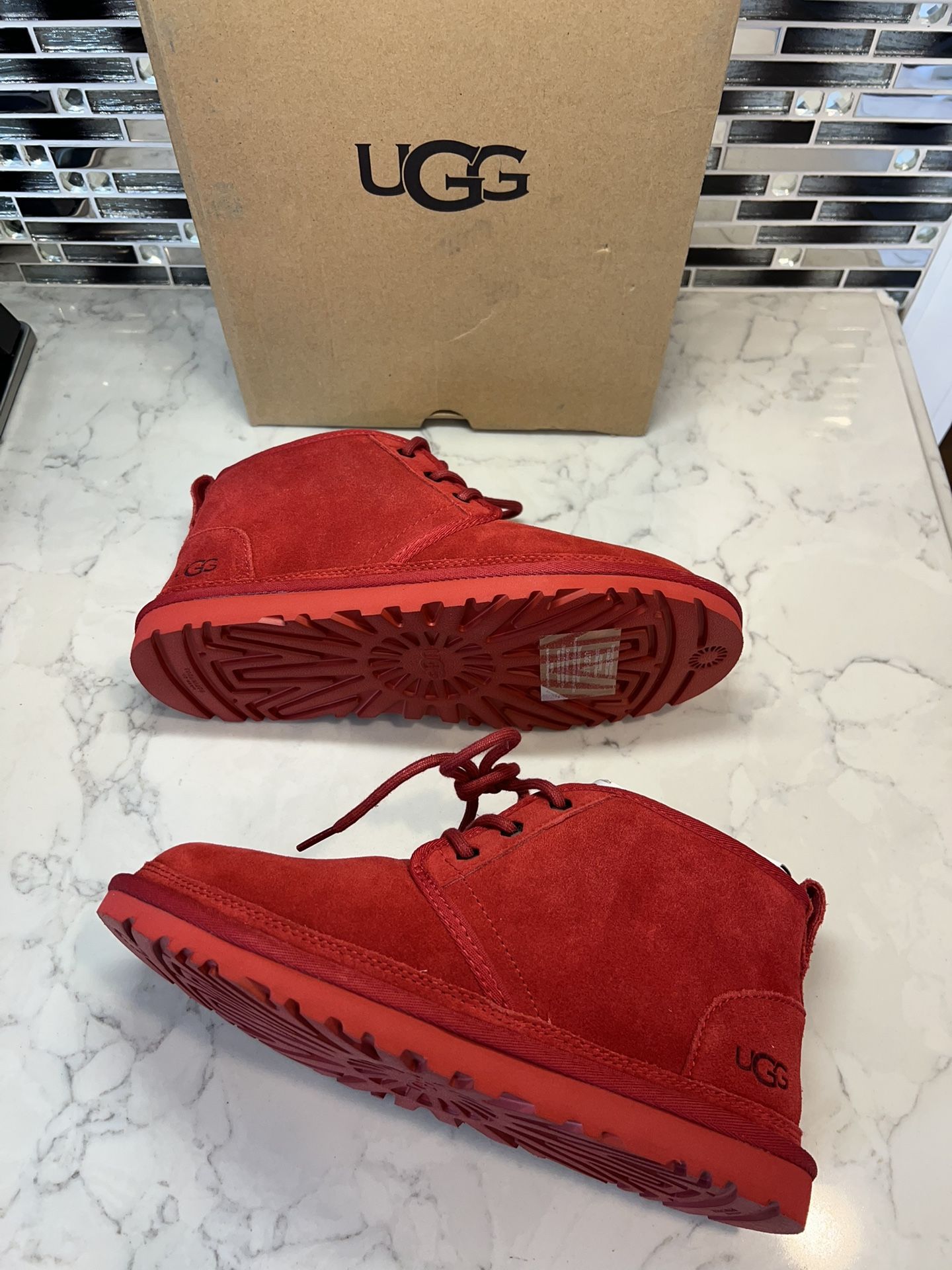 UGG Neumel Women's Boot, Size 8 - Samba Red 