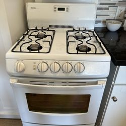 Danby Gas Stove / Oven 24 In Wide 