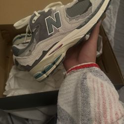 New Balance Protection Pack ( SZ 9.5 Men ) 