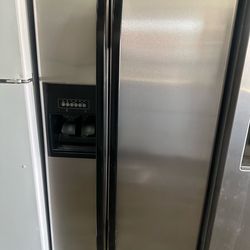 33 wide side by side Refrigerator