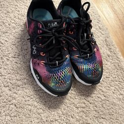 Women’s Fitness Shoes Six Wide