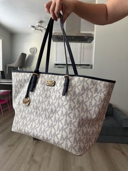 Michael Kors MK Signature Tote Bag