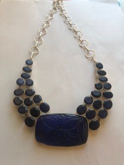 Rough blue sapphire and glass carved pendant necklace 19’