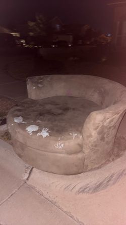 Free Round Couch