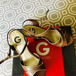 Guess Wedge Selenah Size 6.5