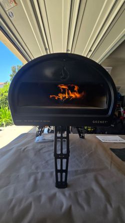 Gozney roccbox pizza oven
