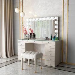 V. A. N. I. T. I. E. S.  Glam Makeup Mirrors 